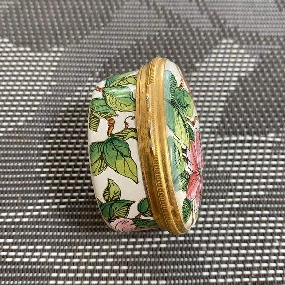 Tiffany Circa 1983 Pillbox - Picture 5 of 6